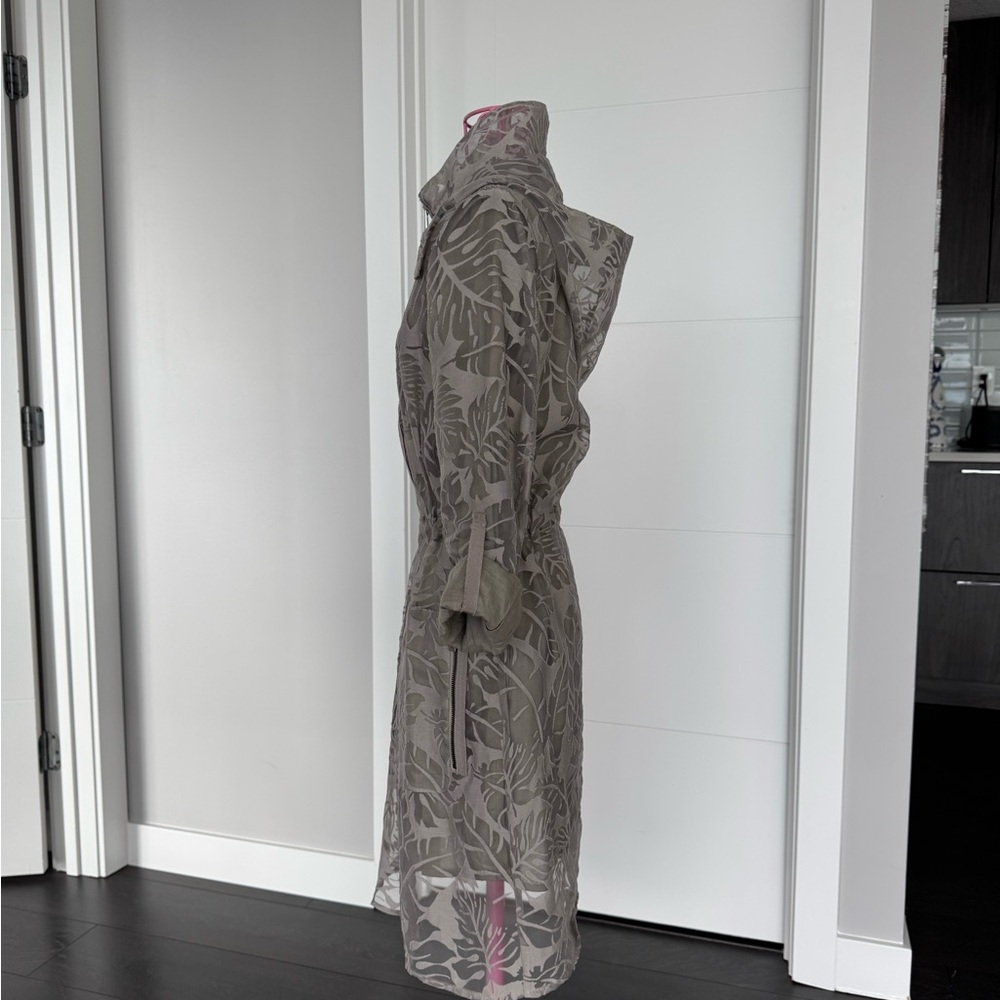 Zac Posen Sheer Floral Jacket in Cream - Picture 5 of 7